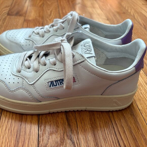 AUTRY SNEAKERS MEDALIST LOW SNEAKERS IN WHITE AND LAVENDER LEATHER size 40 - Picture 4 of 5